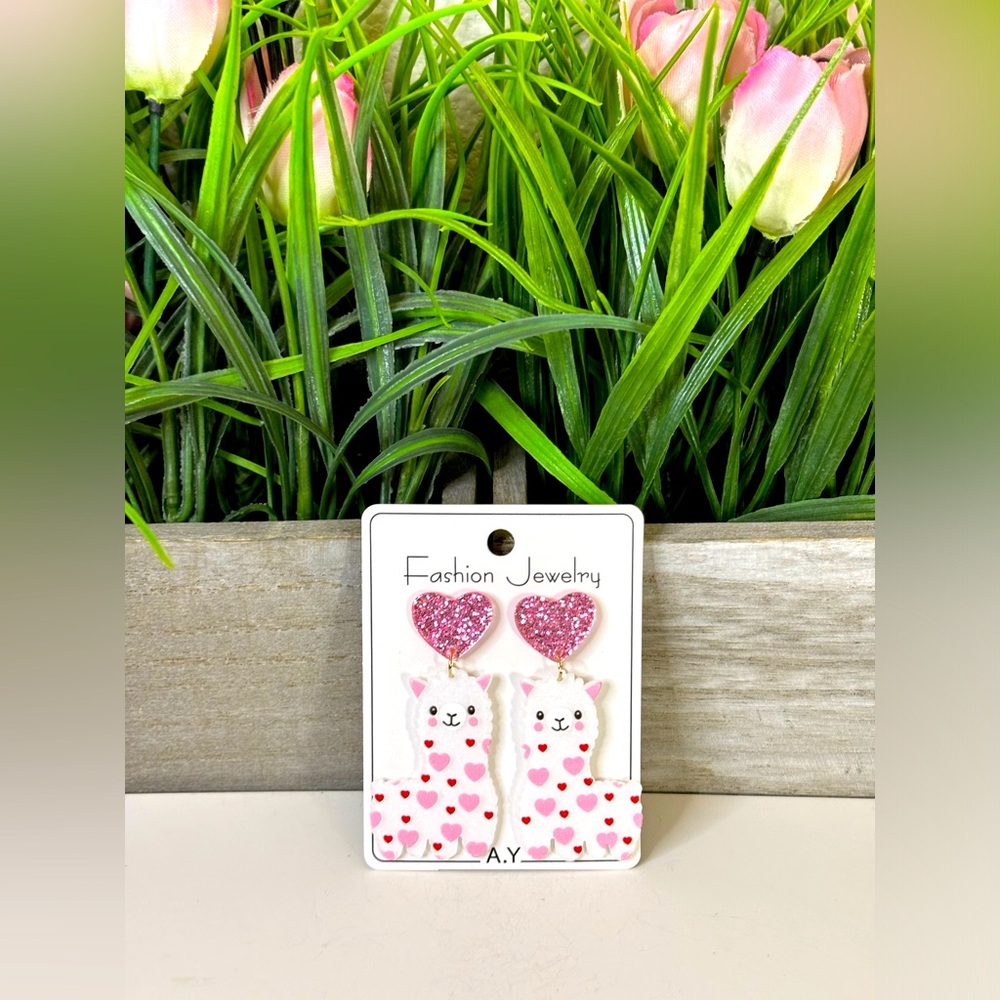 New! Boutique Cute Pink Heart 🩷 Lama Earrings